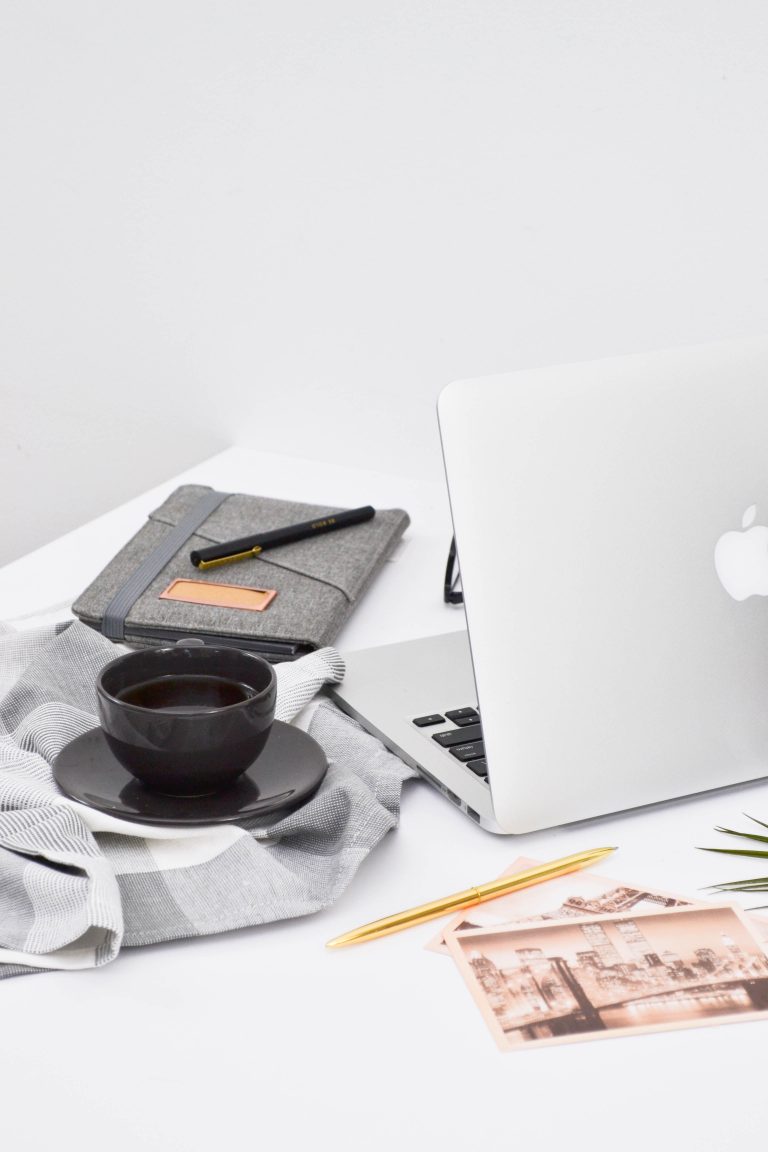 laptop-notebook-coffee cup-pen-photo
